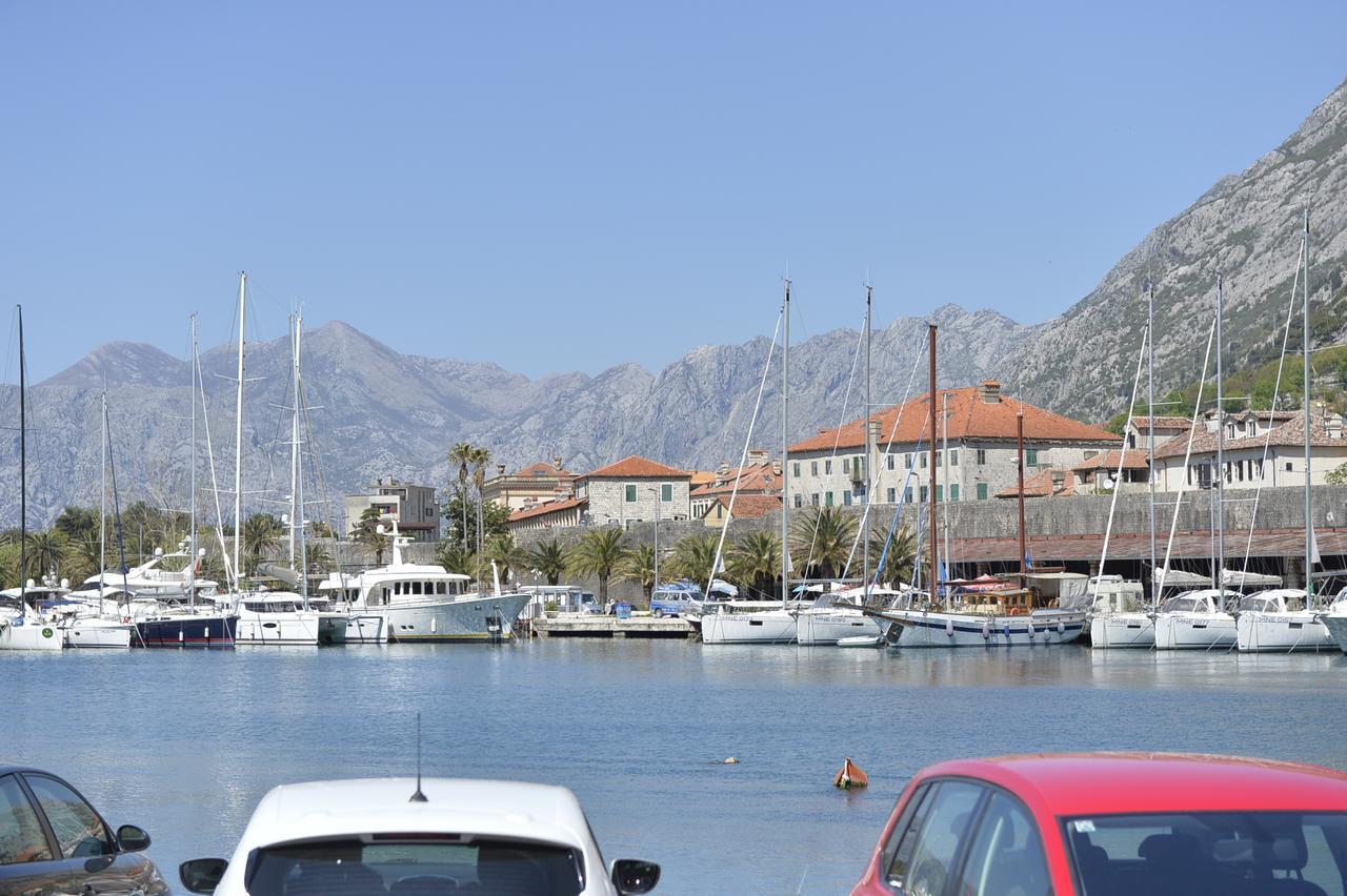 Hostel Pupa Kotor Exterior photo