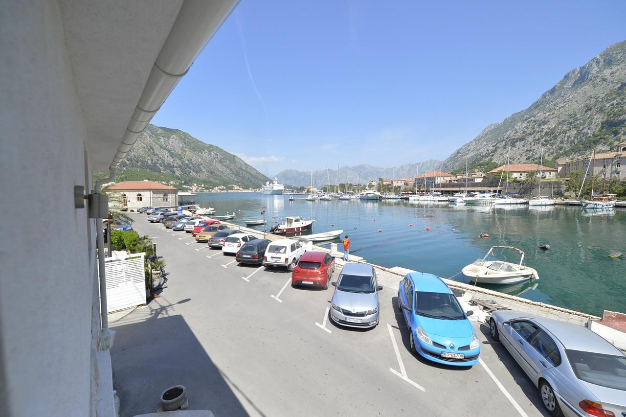 Hostel Pupa Kotor Exterior photo